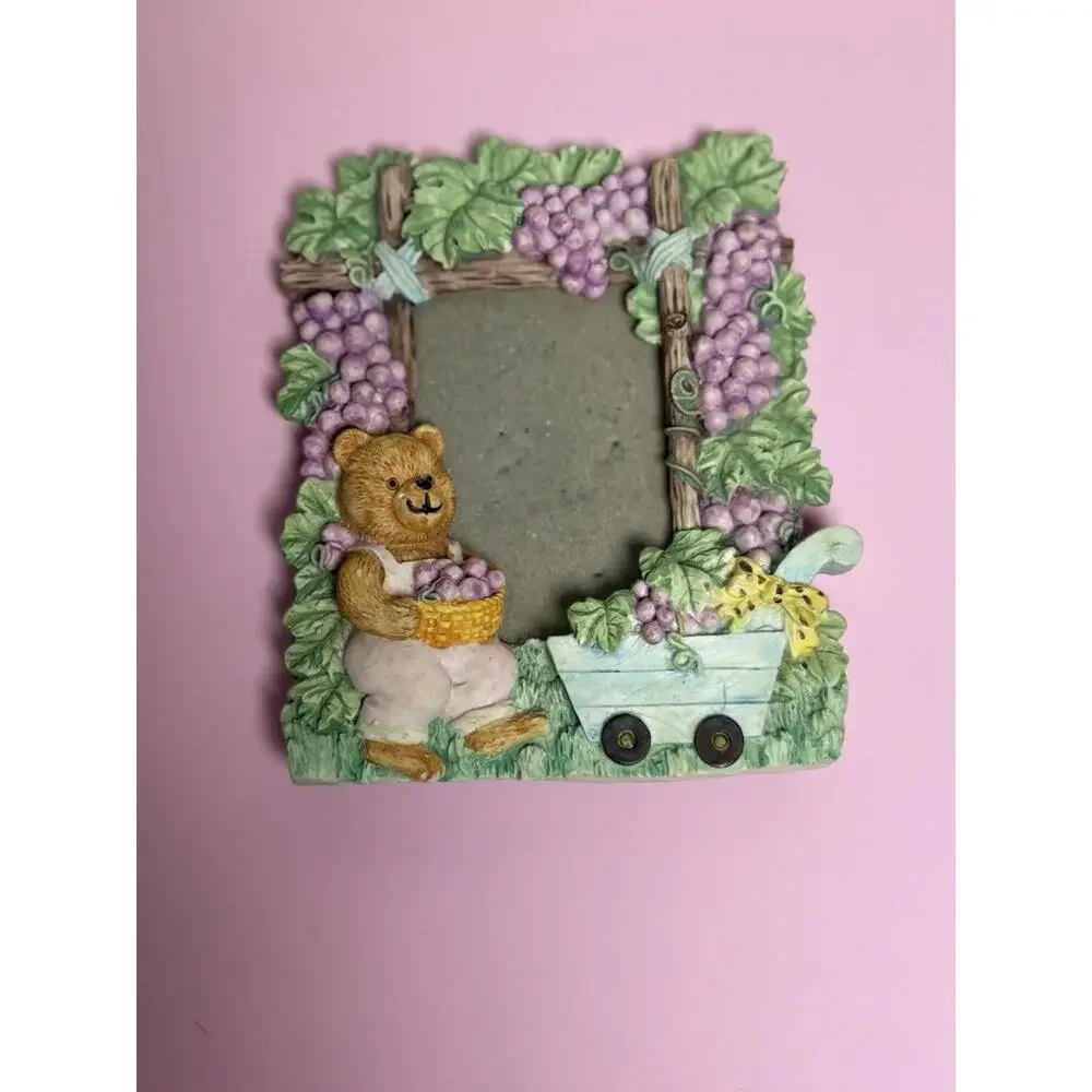 Vintage Teddy Bear Photo Frame with Grapes & Vineyard‎ Design – Resin 5x7